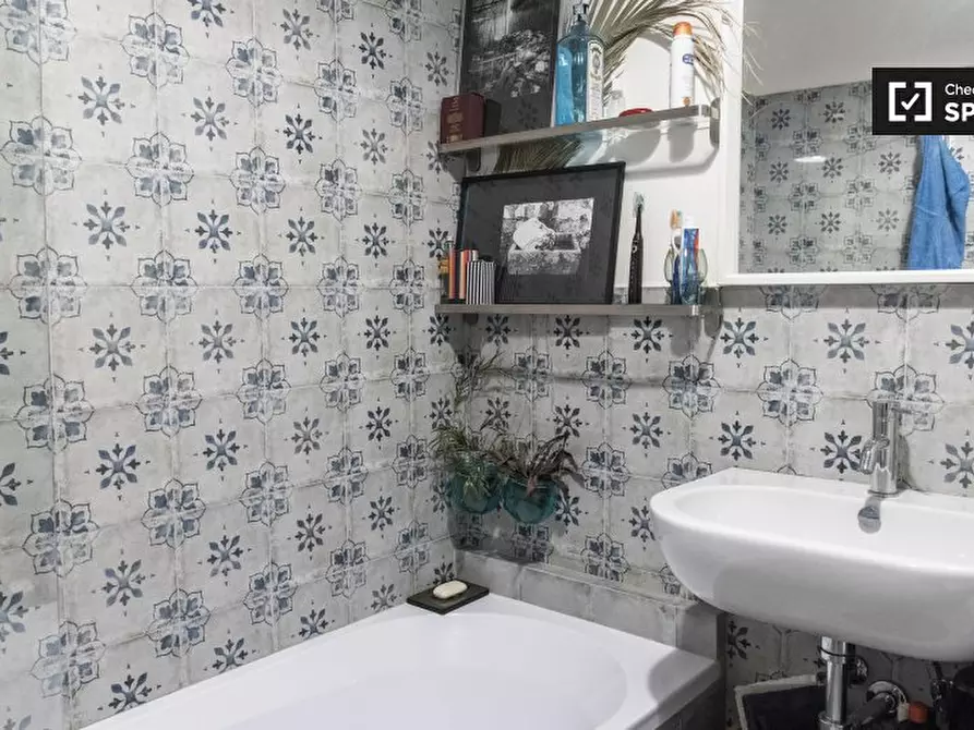 Immagine 6 di Camera condivisa in affitto  in Via Conte di Carmagnola a Roma