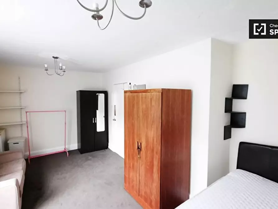 Immagine 18 di Camera condivisa in affitto  in Evenwood Close a Wandsworth