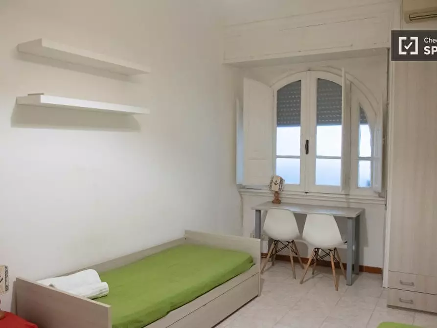 Immagine 12 di Camera condivisa in affitto  in Via Nino Oxilia a Roma