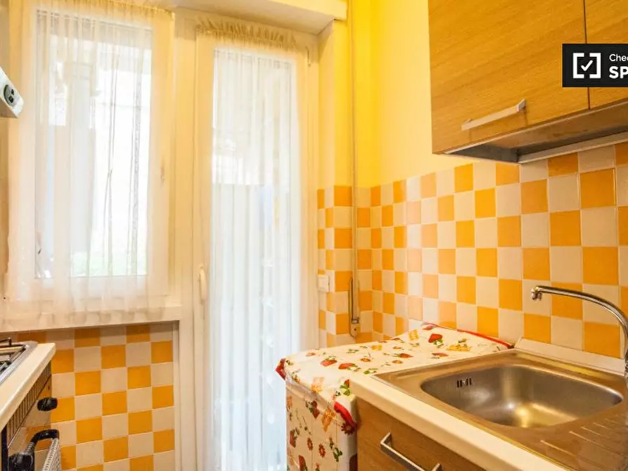 Immagine 16 di Camera condivisa in affitto  in Via della Cava Aurelia a Roma