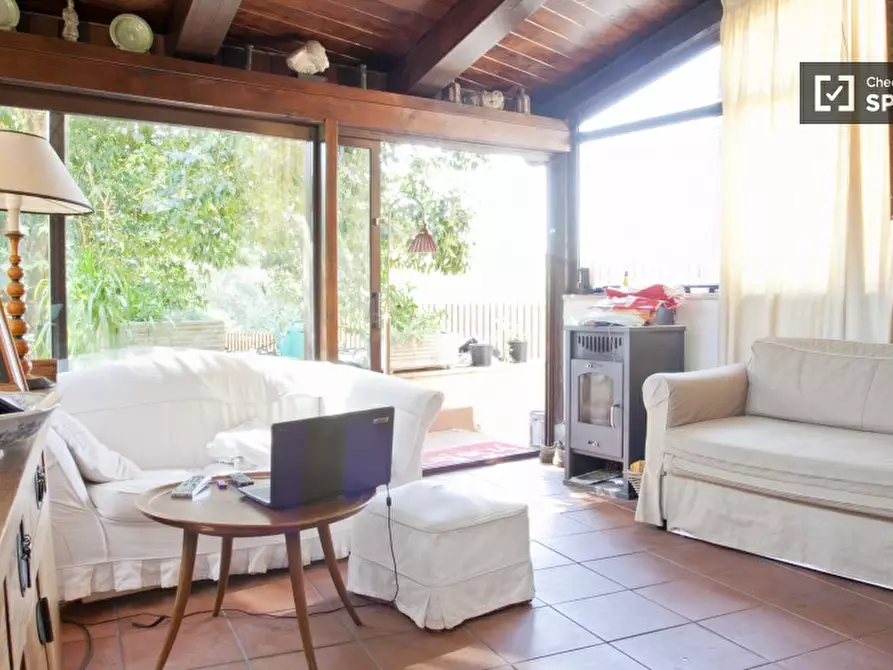 Immagine 10 di Camera condivisa in affitto  in Via dei Bonacolsi a Roma