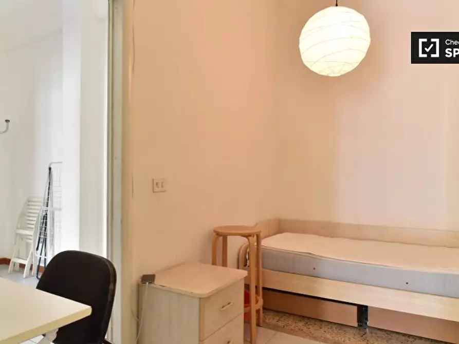 Immagine 2 di Camera condivisa in affitto  in Via Augusto Murri a Roma