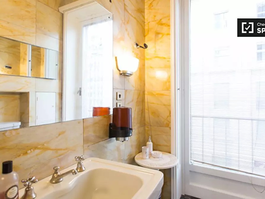 Immagine 11 di Appartamento in affitto  in Via Durini a Milano