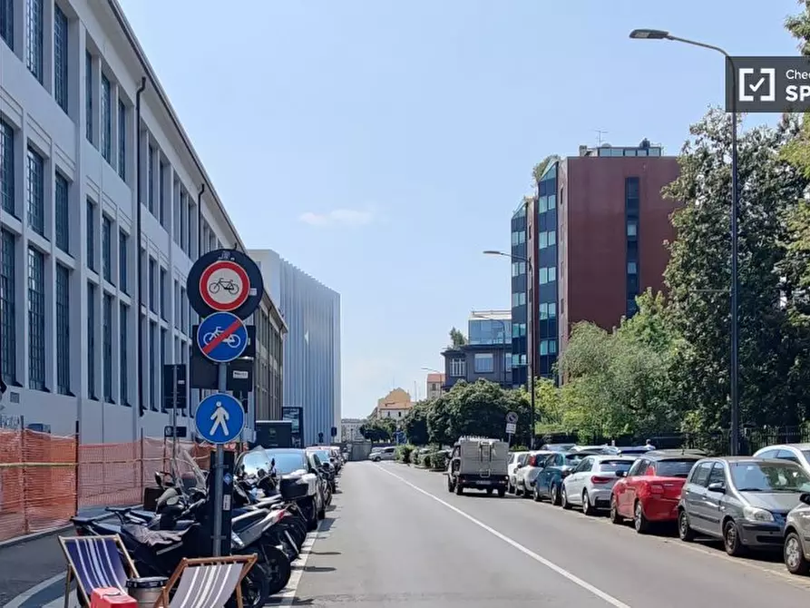 Immagine 11 di Ufficio in affitto  in Via Stendhal a Milano