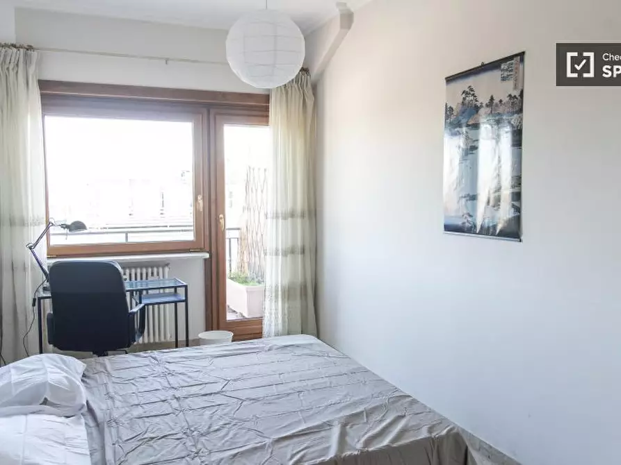 Immagine 2 di Camera condivisa in affitto  in Via Padre Semeria a Roma