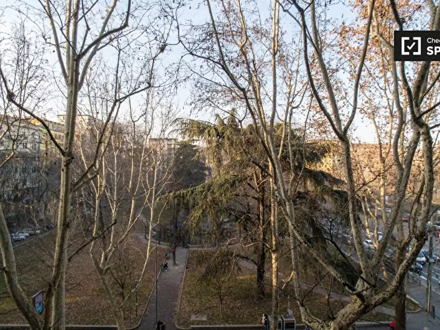 Immagine 5 di Camera condivisa in affitto  in Viale Carlo Troya a Milano