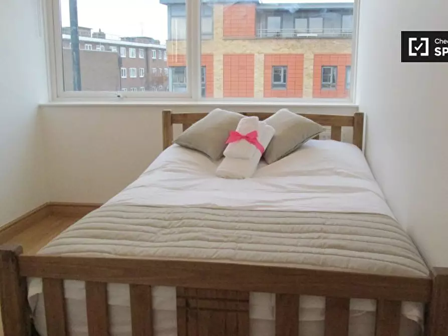 Immagine 1 di Appartamento in affitto  in Bethnal Green Rd a Poplar