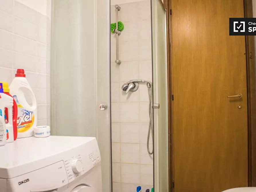 Immagine 14 di Camera condivisa in affitto  in Via dei Savorelli, 00165 Roma RM, Italy a Roma