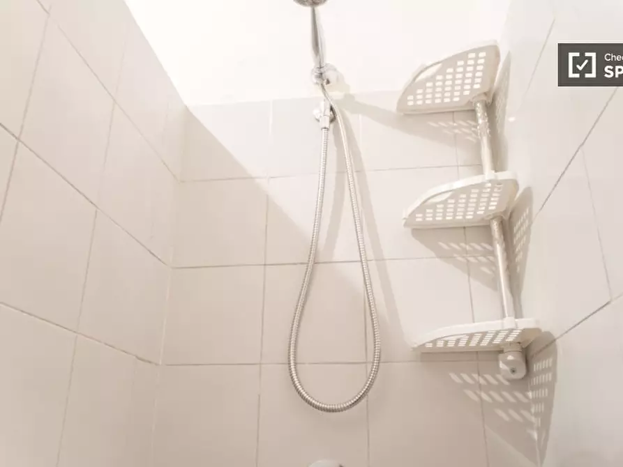 Immagine 16 di Camera condivisa in affitto  in Via Fratelli Poggini a Roma