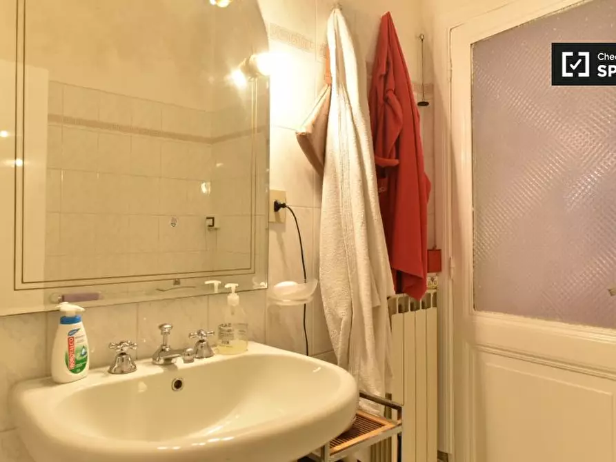 Immagine 10 di Camera condivisa in affitto  in Via Filippo Turati a Roma