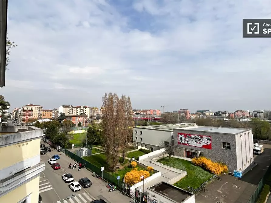 Immagine 11 di Camera condivisa in affitto  in Via Carlo Valvassori Peroni a Milano