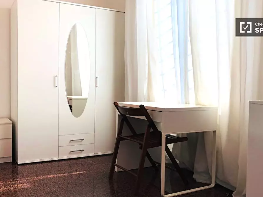 Immagine 3 di Camera condivisa in affitto  in Via Alessandro Brisse a Roma
