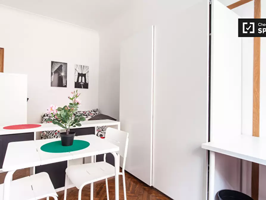 Immagine 5 di Camera condivisa in affitto  in Via Salaria a Roma