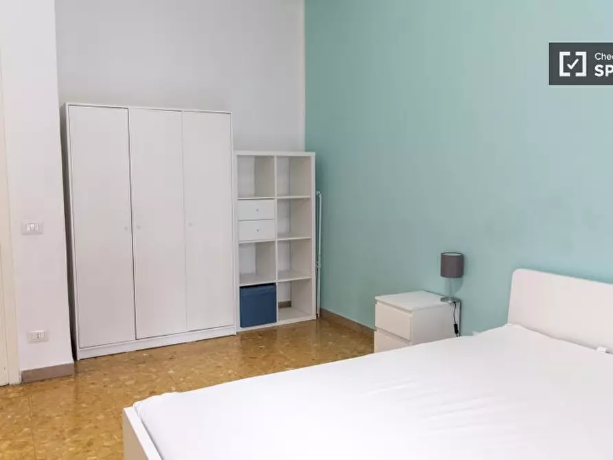 Immagine 5 di Camera condivisa in affitto  in Via Capo Miseno a Roma