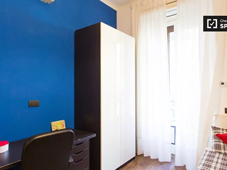 Immagine 3 di Camera condivisa in affitto  in Viale Romagna a Milano