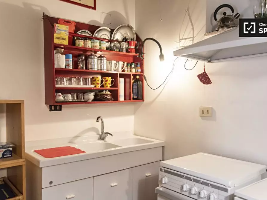 Immagine 10 di Appartamento in affitto  in Via della Scala a Roma