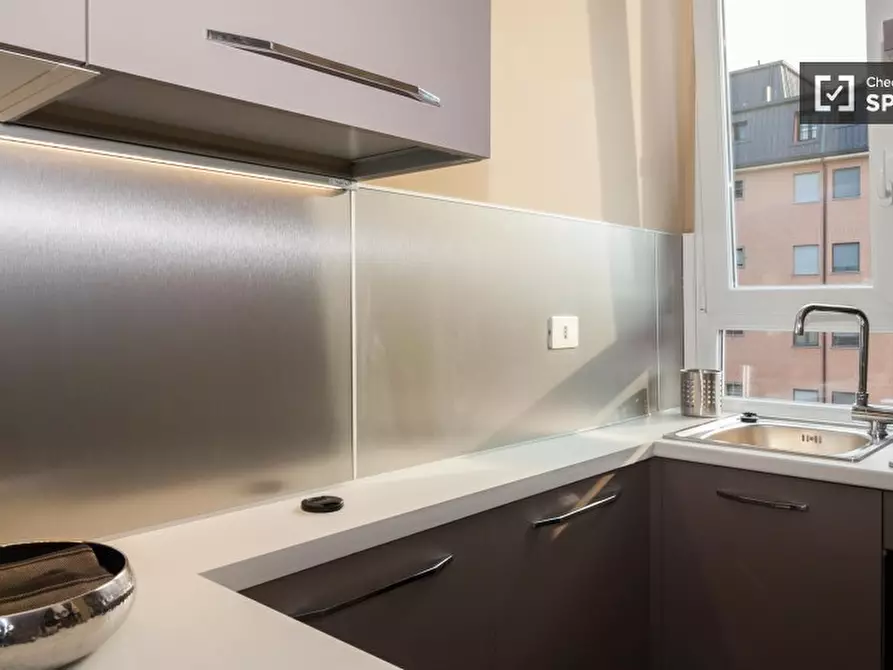 Immagine 7 di Ufficio in affitto  in Via Angelo Inganni a Milano