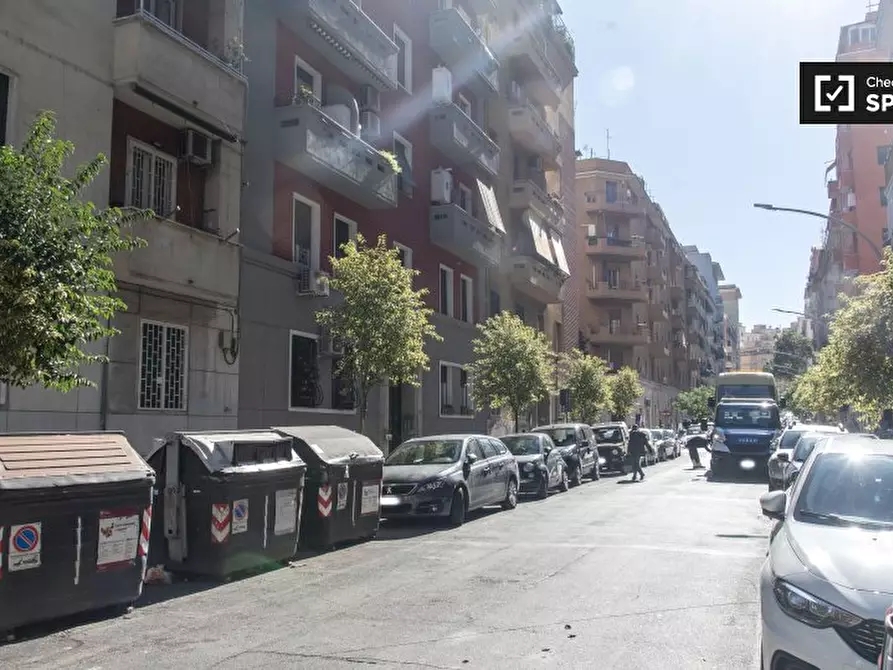 Immagine 14 di Camera condivisa in affitto  in Via Muzio Scevola a Roma