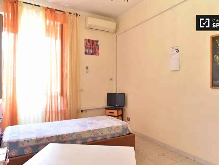 Immagine 4 di Camera condivisa in affitto  in Via Giovanni Battista Canobi, 00151 Roma RM, Italy a Roma