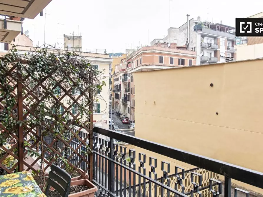 Immagine 14 di Camera condivisa in affitto  in Via della Cava Aurelia a Roma