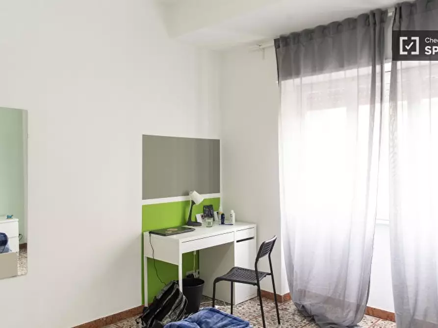 Immagine 2 di Camera condivisa in affitto  in Via Oderisi da Gubbio a Roma