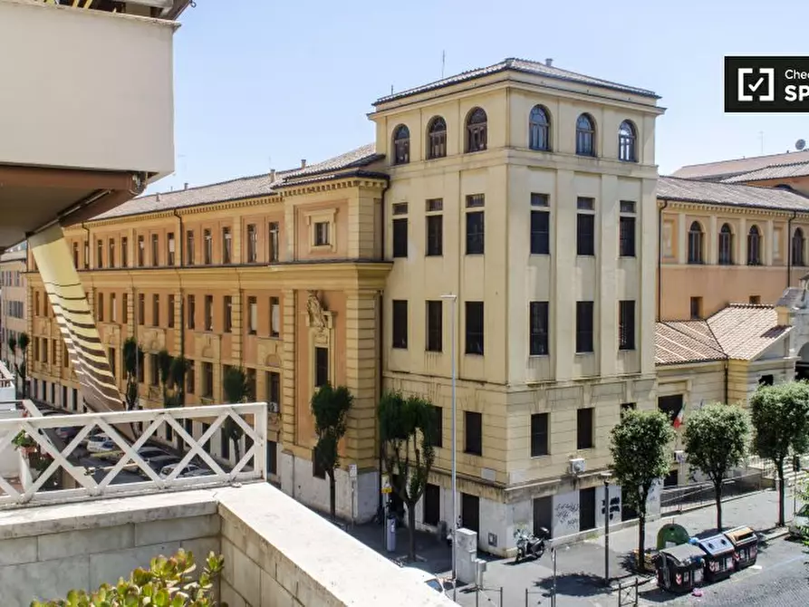 Immagine 10 di Appartamento in affitto  in Via delle Fornaci, 00165 Roma RM, Italy a Roma