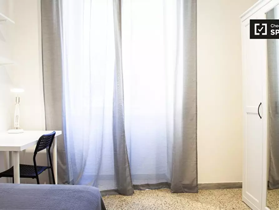 Immagine 17 di Camera condivisa in affitto  in Via degli Opimiani, 00174 Roma RM, Italy a Roma