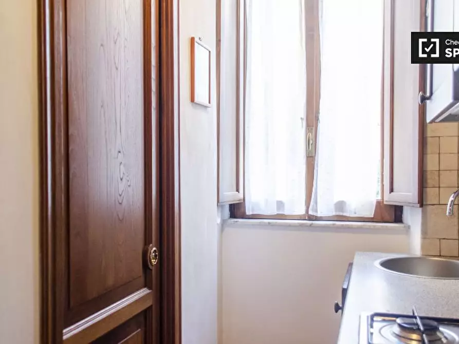 Immagine 7 di Appartamento in affitto  in Vicolo del Leopardo, 00153 Roma RM, Italy a Roma