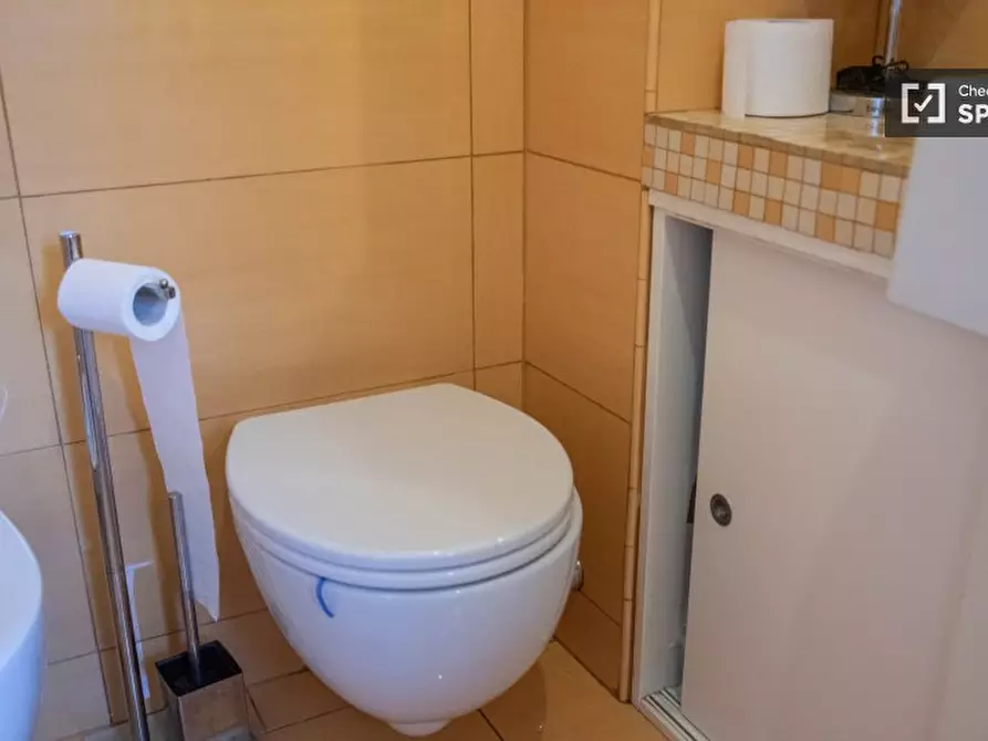 Immagine 5 di Camera condivisa in affitto  in Via di Vigna Murata a Roma