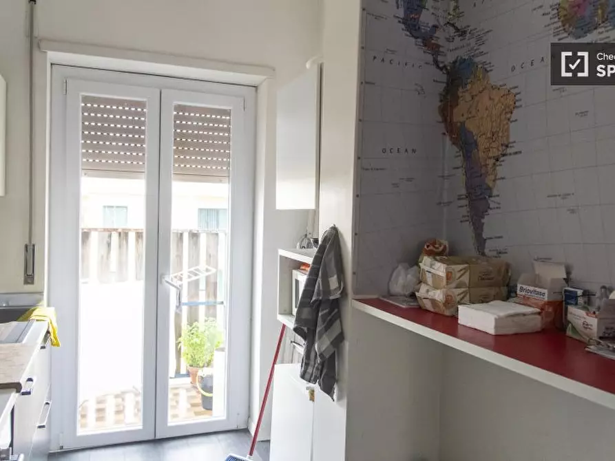 Immagine 13 di Appartamento in affitto  in Via Luchino dal Verme a Roma