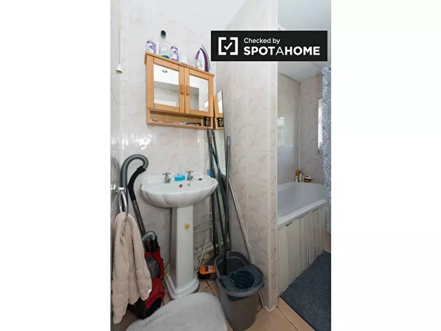 Immagine 6 di Camera condivisa in affitto  in Lower Richmond Road a Wandsworth