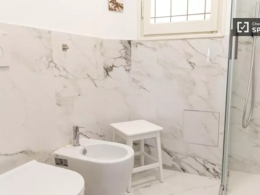 Immagine 5 di Camera condivisa in affitto  in Via Ottorino Lazzarini a Roma