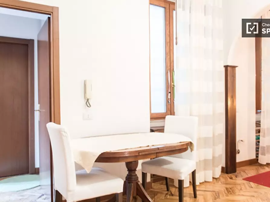 Immagine 6 di Camera condivisa in affitto  in Via Napoli a Roma