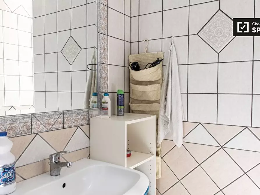 Immagine 15 di Camera condivisa in affitto  in Viale Regina Margherita, 00198 Roma RM, Italy a Roma