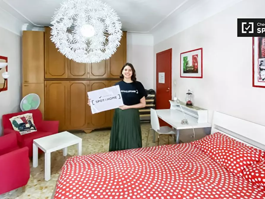 Immagine 6 di Camera condivisa in affitto  in Via Antonio Raimondi a Roma