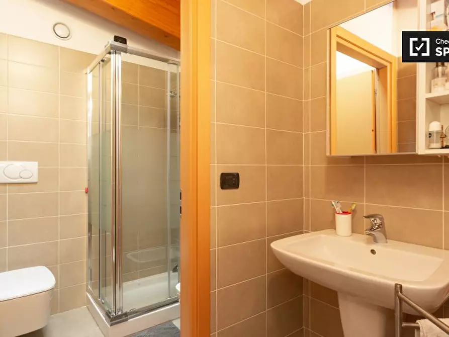 Immagine 16 di Camera condivisa in affitto  in Viale dell'Innovazione a Milano