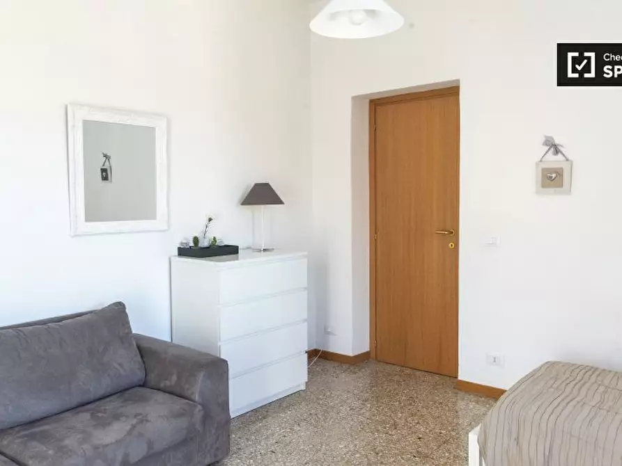 Immagine 3 di Camera condivisa in affitto  in Via Portuense a Roma