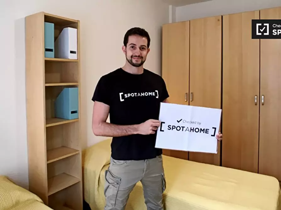 Immagine 6 di Camera condivisa in affitto  in Via Giovanni Pezzotti a Milano