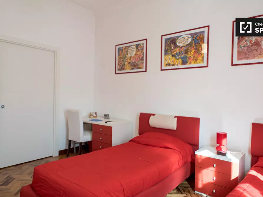 Immagine 2 di Camera condivisa in affitto  in Via Napoli a Roma