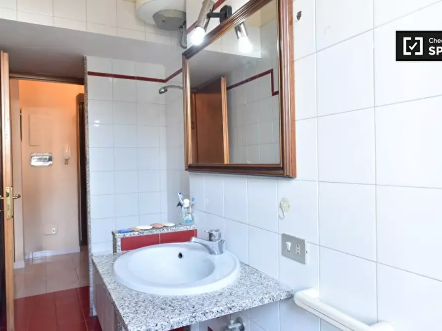 Immagine 8 di Camera condivisa in affitto  in Via Giovanni Battista Canobi, 00151 Roma RM, Italy a Roma