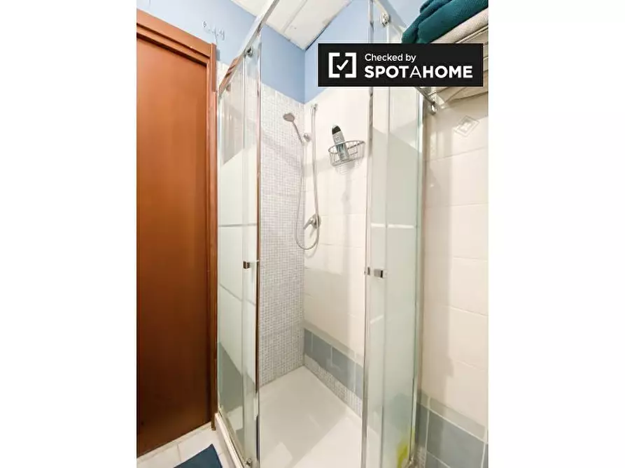 Immagine 9 di Camera condivisa in affitto  in Via Matteo Boiardo a Roma