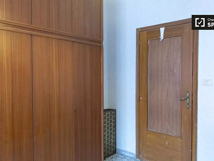 Immagine 19 di Camera condivisa in affitto  in Via di Val Tellina a Roma