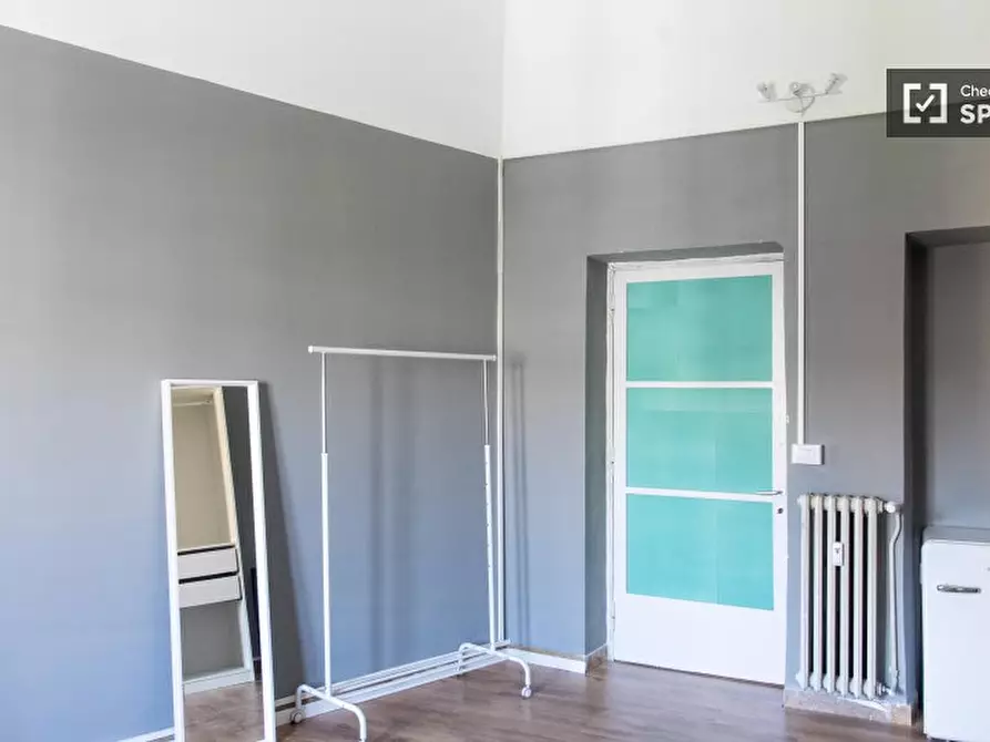 Immagine 2 di Camera condivisa in affitto  in Piazza Regina Margherita a Roma