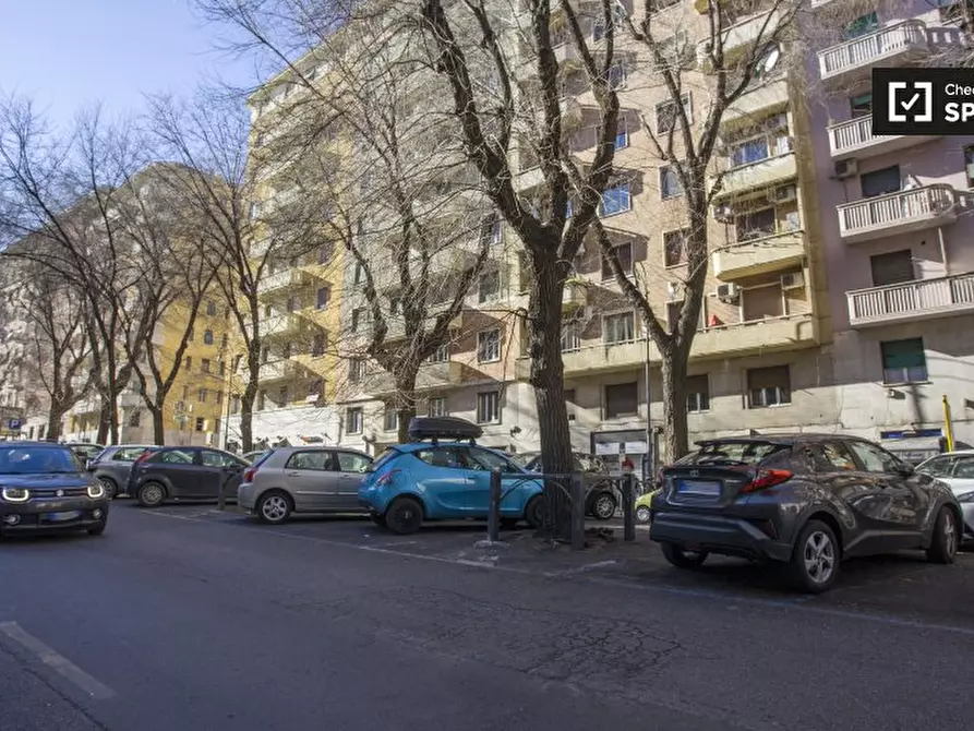 Immagine 18 di Appartamento in affitto  in Viale Ippocrate a Roma
