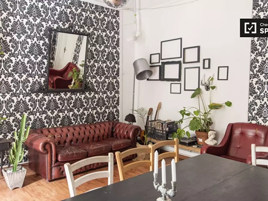 Immagine 16 di Camera condivisa in affitto  in Viale Glorioso a Roma