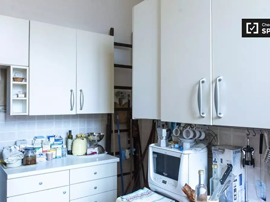 Immagine 12 di Camera condivisa in affitto  in Via Giovanni Amendola a Roma