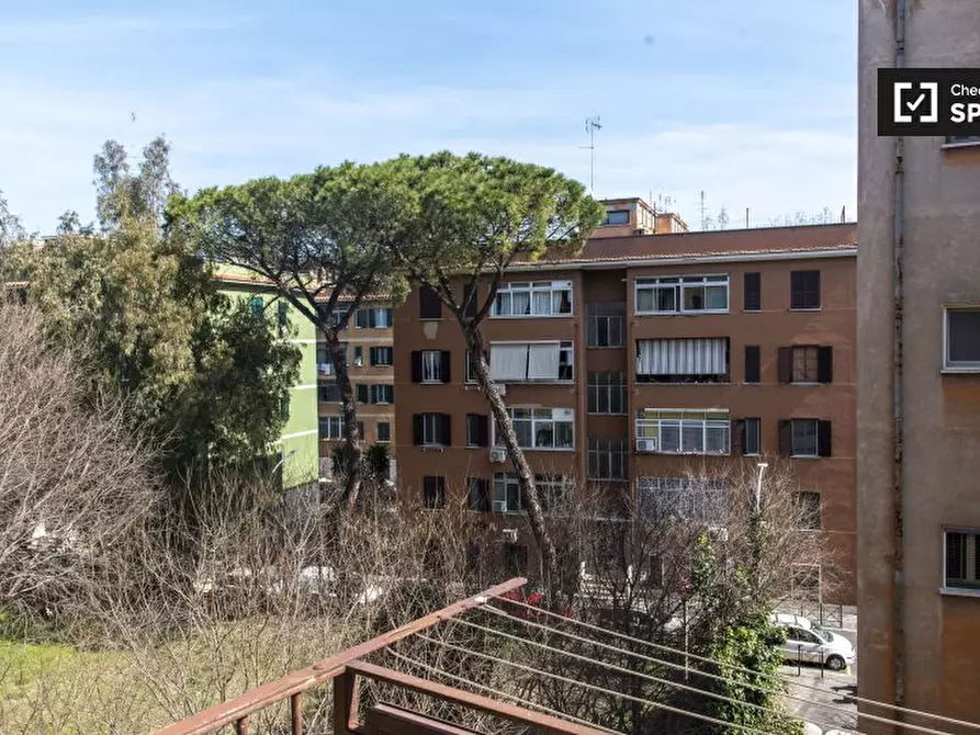 Immagine 18 di Camera condivisa in affitto  in Via Corinto a Roma