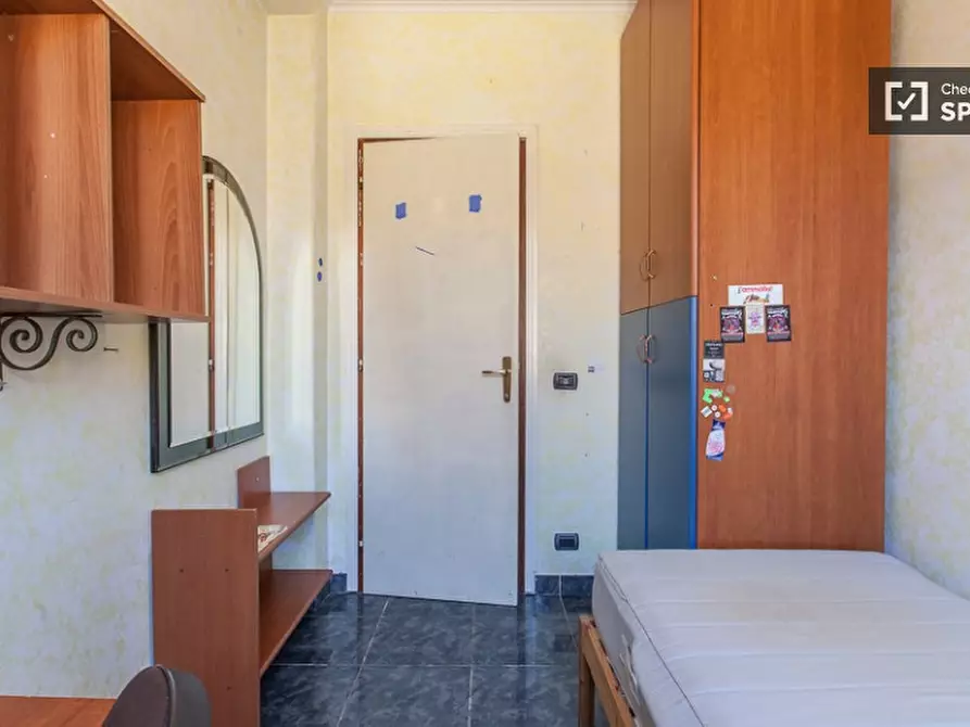 Immagine 3 di Camera condivisa in affitto  in Via dei Noci a Roma