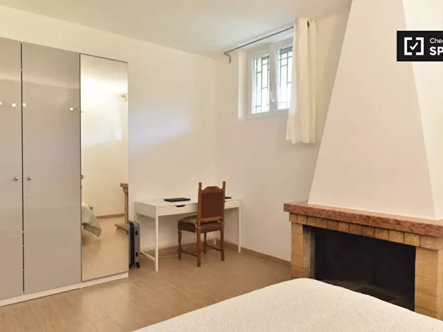 Immagine 2 di Camera condivisa in affitto  in Via Santa Domenica Talao, 00173 Roma RM, Italy a Roma