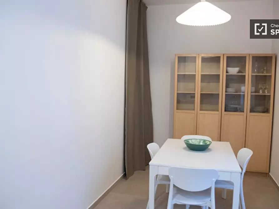 Immagine 6 di Camera condivisa in affitto  in Via Caprarola a Roma